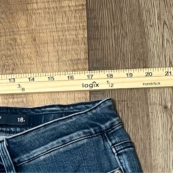 J. Jill Denim Jeans Size 18 Petite High Rise Boot Cut Medium Wash Blue Whiskered - Picture 10 of 13